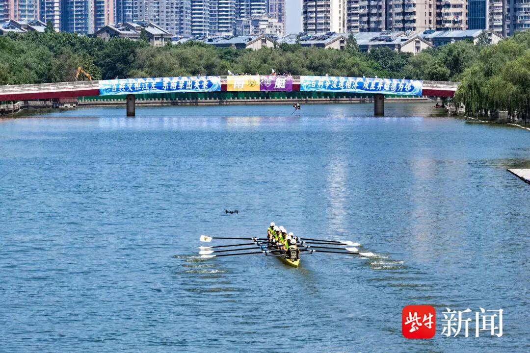 逐浪秦淮河 情谊永相传——2026“南艇”校友赛艇对抗赛南大东大学子展风采