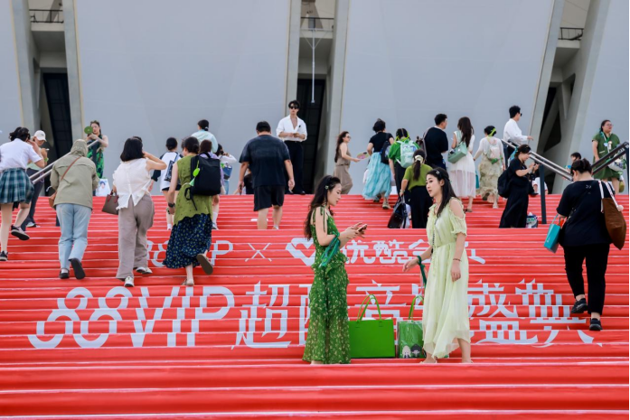 88VIP超酷音乐盛典陈伟霆曾舜晞同台，优酷会员与《九门》主角互动