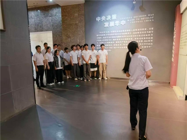 寻迹红色黄桥 践悟电民初心
