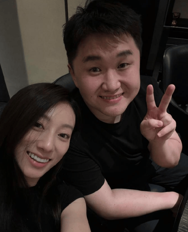 张百乔为妻子小雪庆祝生日 疑似辟谣两人离婚传闻