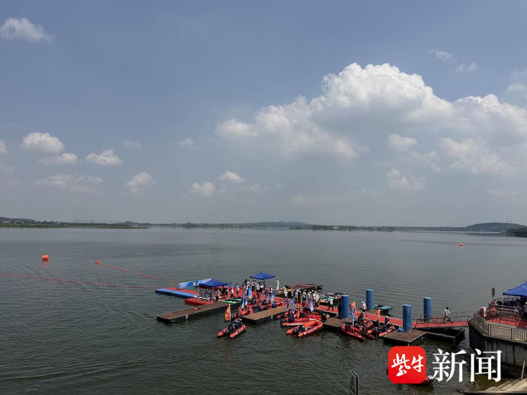 逐浪金牛湖，以泳会友！千名泳友共赴南京秋日水上盛会
