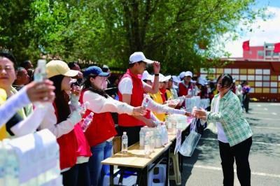内蒙古乌兰察布：草原很大，他们的服务半径更大