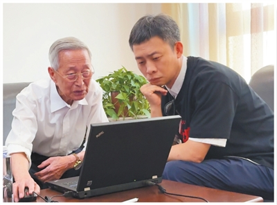 演员张译：这九个字，让我终于望得见他了